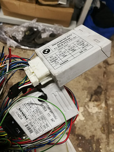 BMW E90/91 originaal elektriline kärukonks (3 foto / 4)
