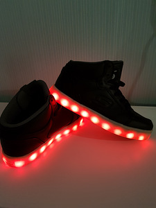 SKECHERS Energy Lights - LED tossud s 36 (2 foto / 9)