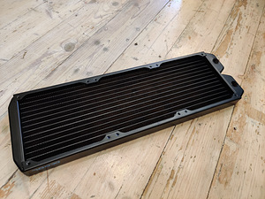 Vesijahutus Alphacool NexXxoS ST30 420mm Radiaator (1 foto / 2)