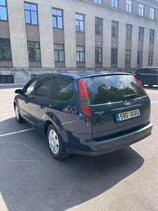 Ford Focus 1.6 74kw TÜV 12/2023 (5 foto / 8)