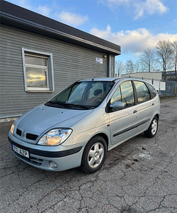Renault Scenic 1.9dCi (7 foto / 11)
