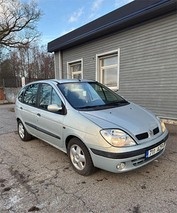Renault Scenic 1.9dCi (8 foto / 11)