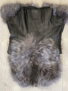 Жилетка (3 фото из 4)