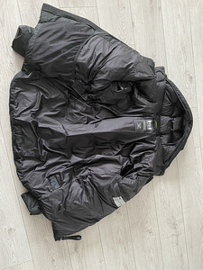 HH зимняя куртка (5 фото из 6)