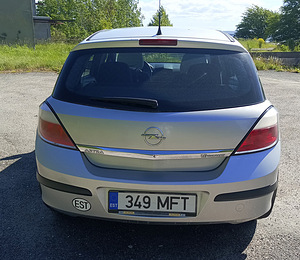 Opel Astra H (4 фото из 9)