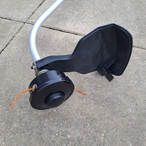 Trimmer Makita ER 2600L (4 foto / 7)