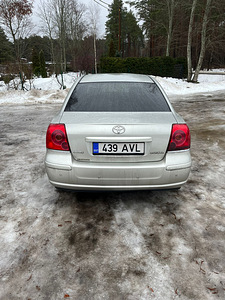 Toyota avensis (3 foto / 11)