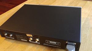 Shanling TU100 FM Tuner kahe antennisisendiga (4 foto / 10)