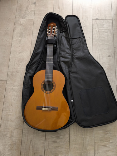 Klassikaline kitarr Yamaha CS40 (suurus 3/4) + paks kaitseko