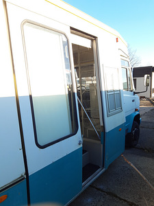 Mercedes-Benz 711D kauplus/kiosk/foodtruck (6 foto / 14)