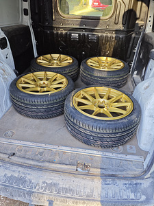 VW Passat (12 фото из 12)