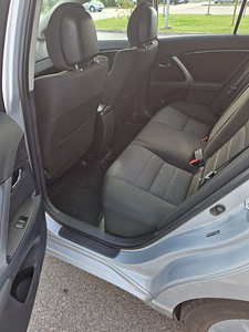 Toyouta Avensis 2013 (9 foto / 13)