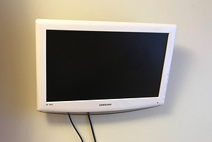 Teler SAMSUNG LE23R81W 23"/58 cm,HD-Ready, 2xHDMI, PIP, pult (1 foto / 1)