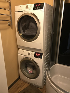 Комплект стиральная машинка и сушилка AEG