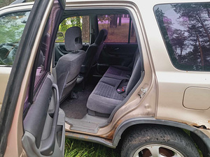 Honda cr-v 2001 aasta 2.0bens atm 4x4 (5 foto / 11)