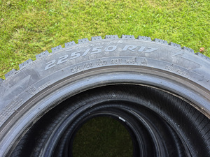 225/45R17 Naastrehvid talveks Pirelli (7 foto / 7)