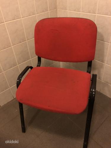 Надежный металлический стул (фото #1)