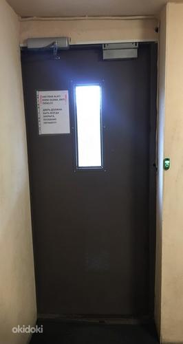 Входная дверь из металла (фото #2)