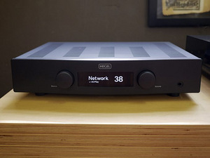 Hegel H95 Integrated Amplifier with DAC/Streamer (1 foto / 3)