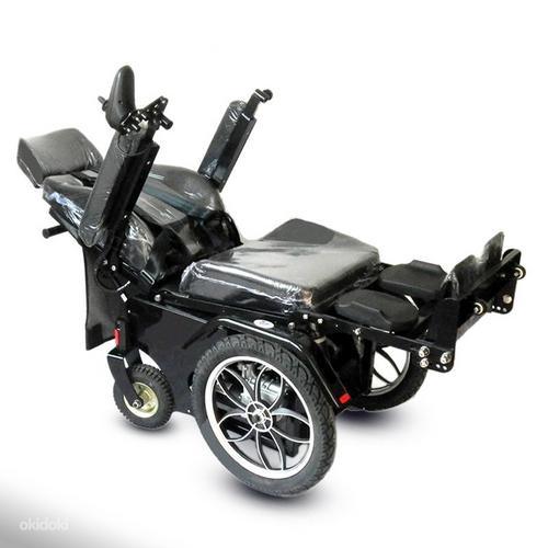 Электрическая инвалидная коляска со стоячим освещением, складывающаяся с электроприводом (фото #7)