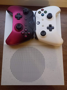 Xbox one s 500GB + 2 mängu (3 foto / 5)