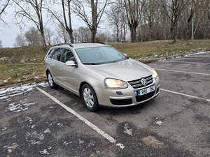 Volkswagen Golf 2.0 103kw (2 foto / 7)