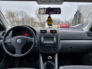 Volkswagen Golf 2.0 103kw (6 foto / 7)