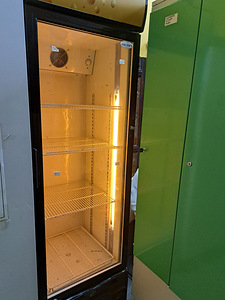 Холодильник витрина (3 фото из 3)