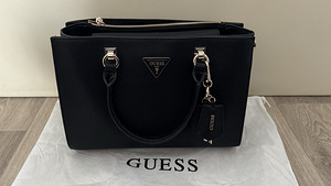 НОВАЯ сумка GUESS (1 фото из 7)