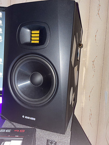 Adam Audio T7V Monitorkõlarid (paar) + helikaart (2 foto / 3)