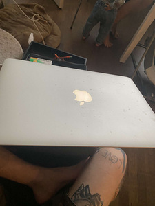 MacBook Pro (Retina, 13-inch, Early 2015) (4 foto / 4)