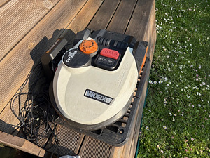 Robotniiduk Worx WR106 (1 foto / 2)
