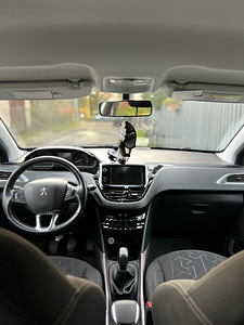 Peugeot 2008 2015a 1,4d (7 foto / 10)
