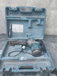 Makita HM 1200 otboinii molotok v cemodane (1 foto / 3)