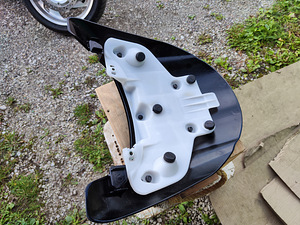 SUZUKI M1800R M109R INTRUDER REAR SEAT COWL (2 foto / 2)
