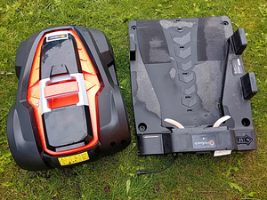 Robot - muruniiduk Redback RM24A-15, 1500m2 (1 foto / 3)