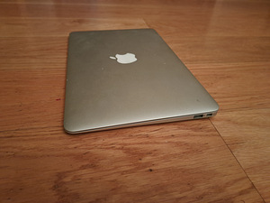 Macbook air 2010 sülearvuti (4 foto / 5)