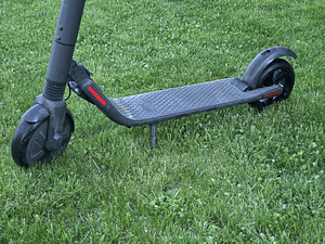 Ninebot Kickscooter ES2 (3 foto / 6)