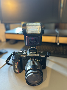 Nikon F-401X и Nikon SPEEDLIGHT SB-20