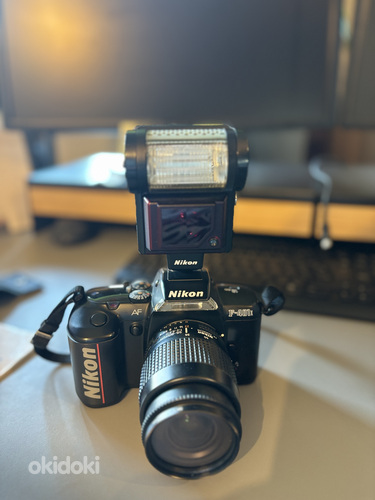 Nikon F-401X ja Nikon SPEEDLIGHT SB-20 (foto #1)