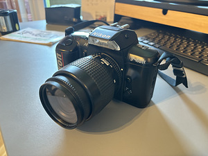Nikon F-401X ja Nikon SPEEDLIGHT SB-20 (2 foto / 8)