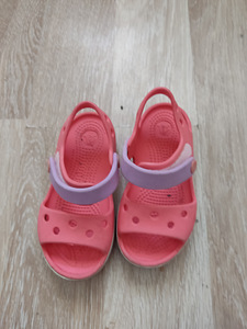 Сандалии crocs c 8 (2 фото из 2)