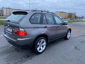 BMW X5 (4 foto / 8)