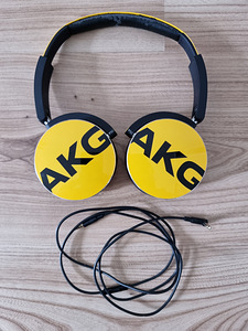 AKG Y50 — Накладные наушники