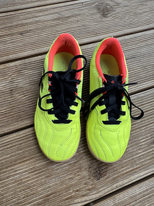 Adidas jalgpalli jalatsid (32 suurusele) (3 foto / 3)