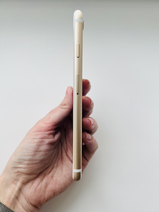 iPhone 7 gold 32 GB (4 foto / 6)