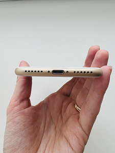 iPhone 7 gold 32 GB (5 foto / 6)