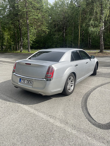 Lancia Thema (5 foto / 10)