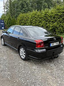 Toyota Avensis (4 foto / 8)