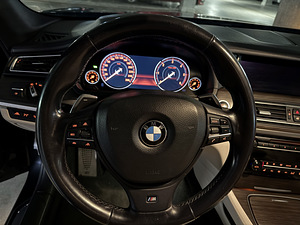 BMW 740d (10 фото из 15)